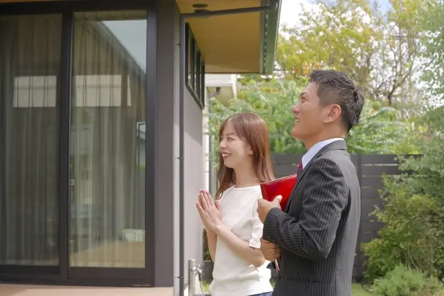 富士工務店の社員とお客様